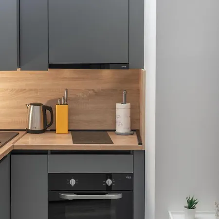 Modesty 아파트 스플리트