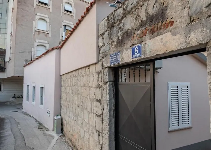 Modesty Apartment *